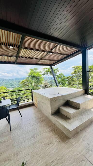 Suite Con Jacuzzi Y Vista Al Rio Napo 2 Planta Tena Luaran gambar